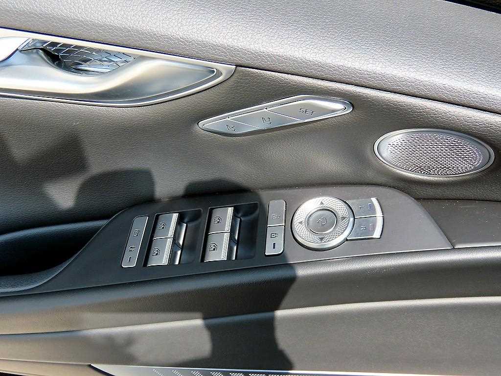 Genesis G80 - Vista 12