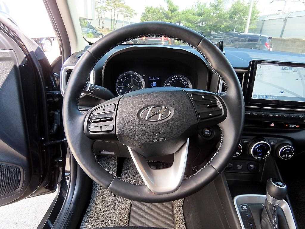 HYUNDAI Venue - Vista 8