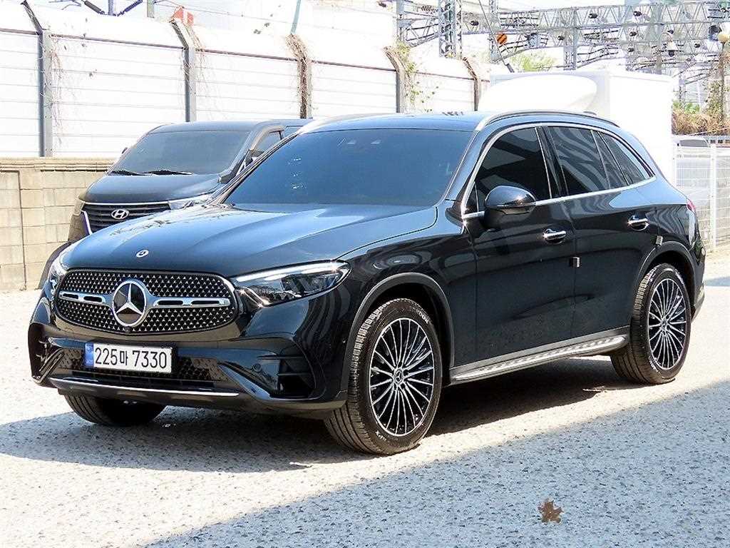 Mercedes Benz GLC Class - Vista 3