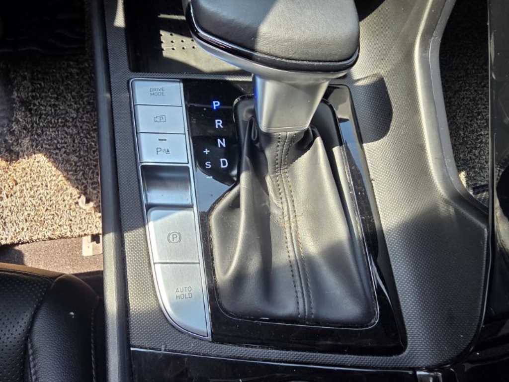 HYUNDAI Avante - Vista 11