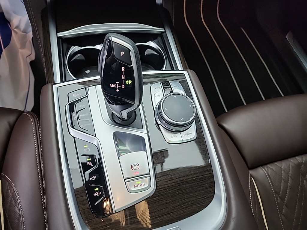 BMW 7 Series - Vista 8
