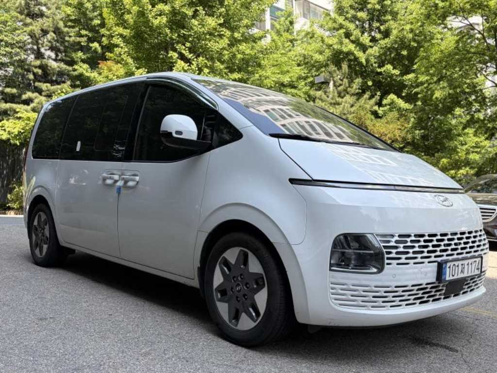 HYUNDAI Staria - Vista 2