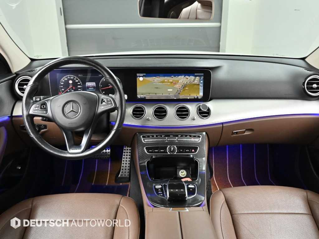 Mercedes Benz E class - Vista 7