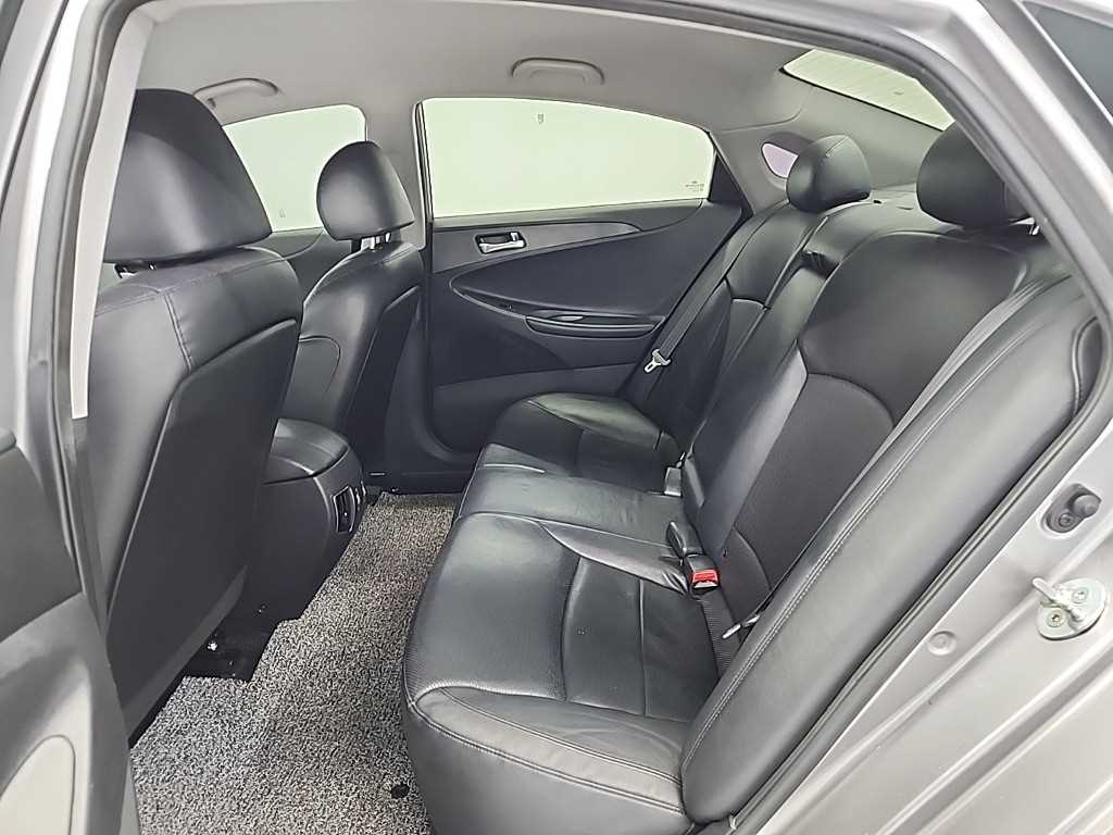 HYUNDAI Sonata - Vista 12