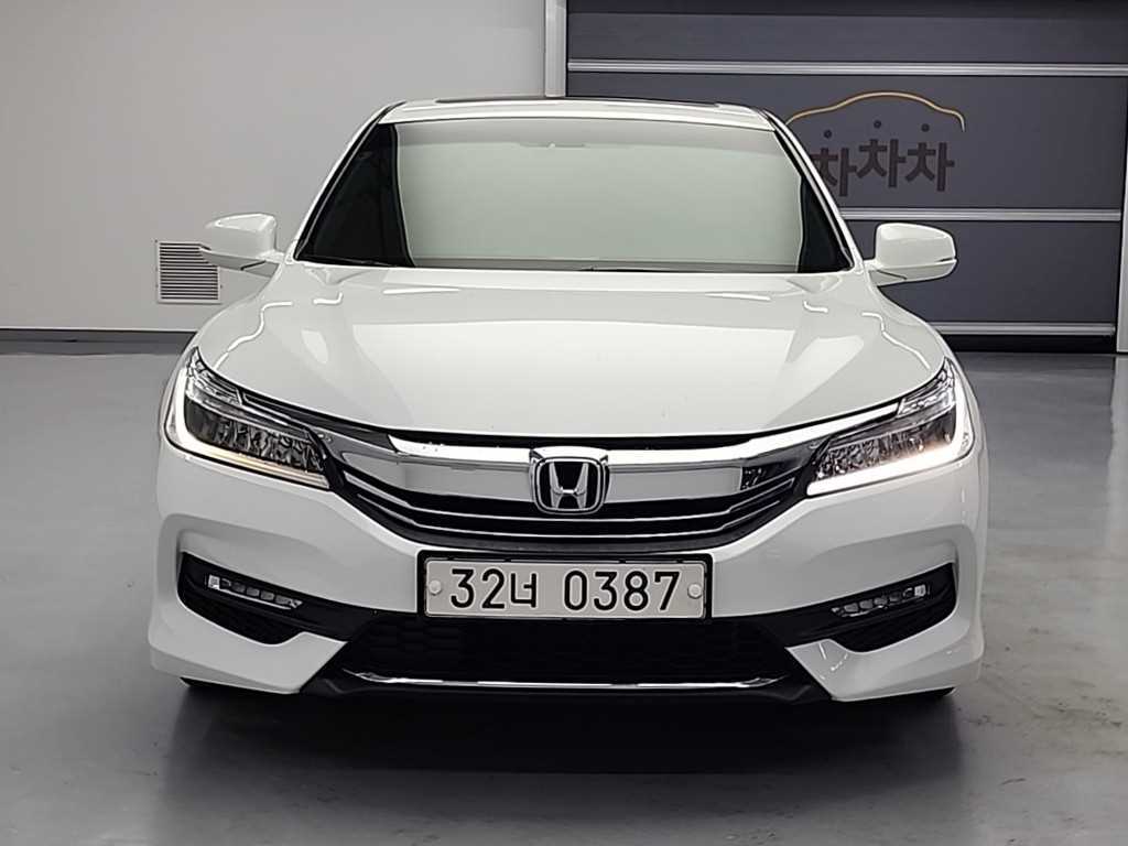 Honda Accord - Vista 2