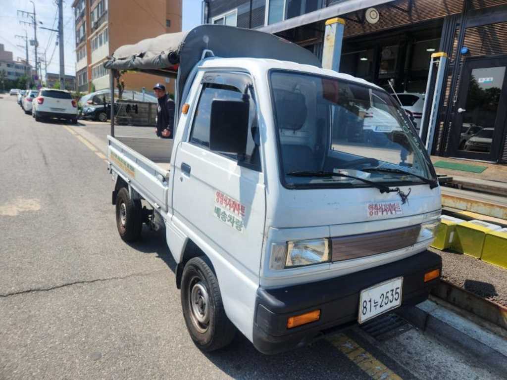 Small Truck Cargo (small) - Vista 3