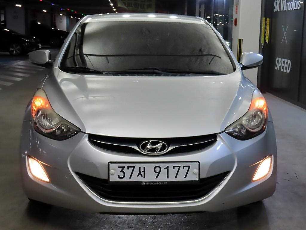 HYUNDAI Avante - Vista 2