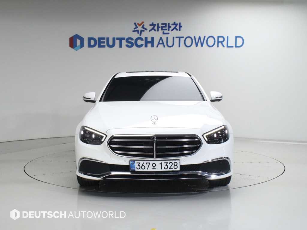 Mercedes Benz E class - Vista 3
