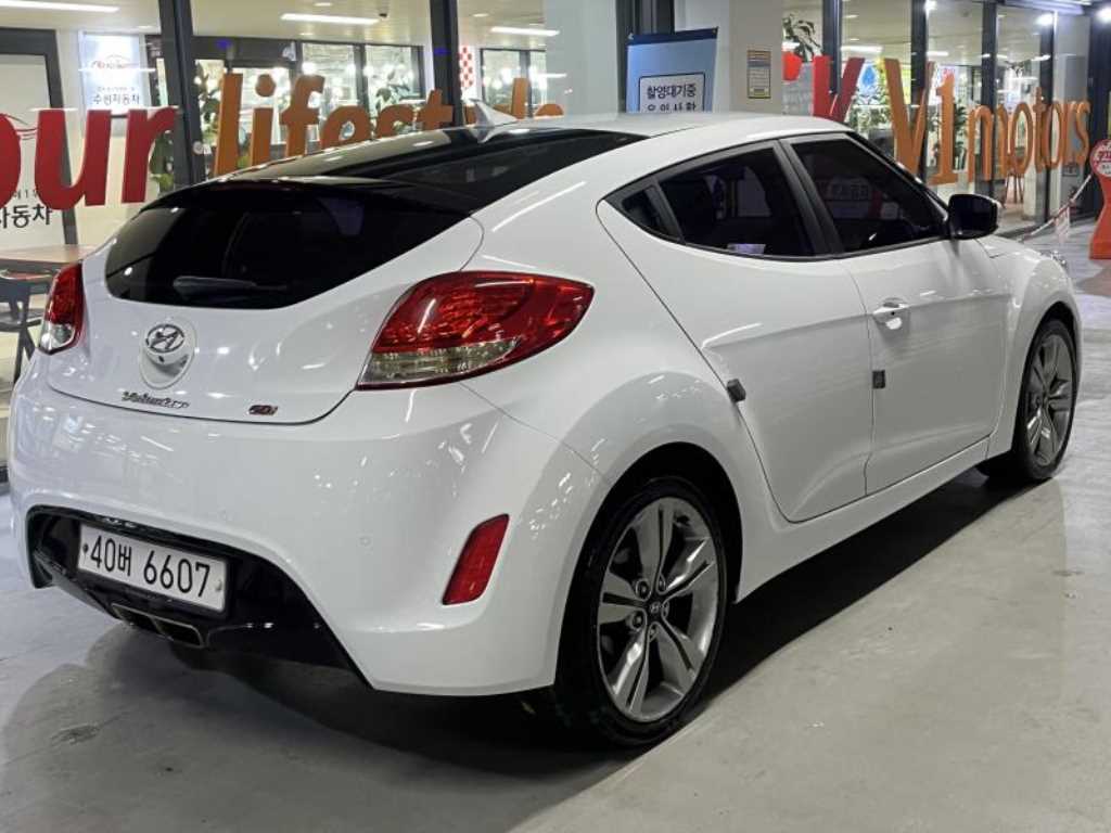 HYUNDAI Veloster - Vista 4
