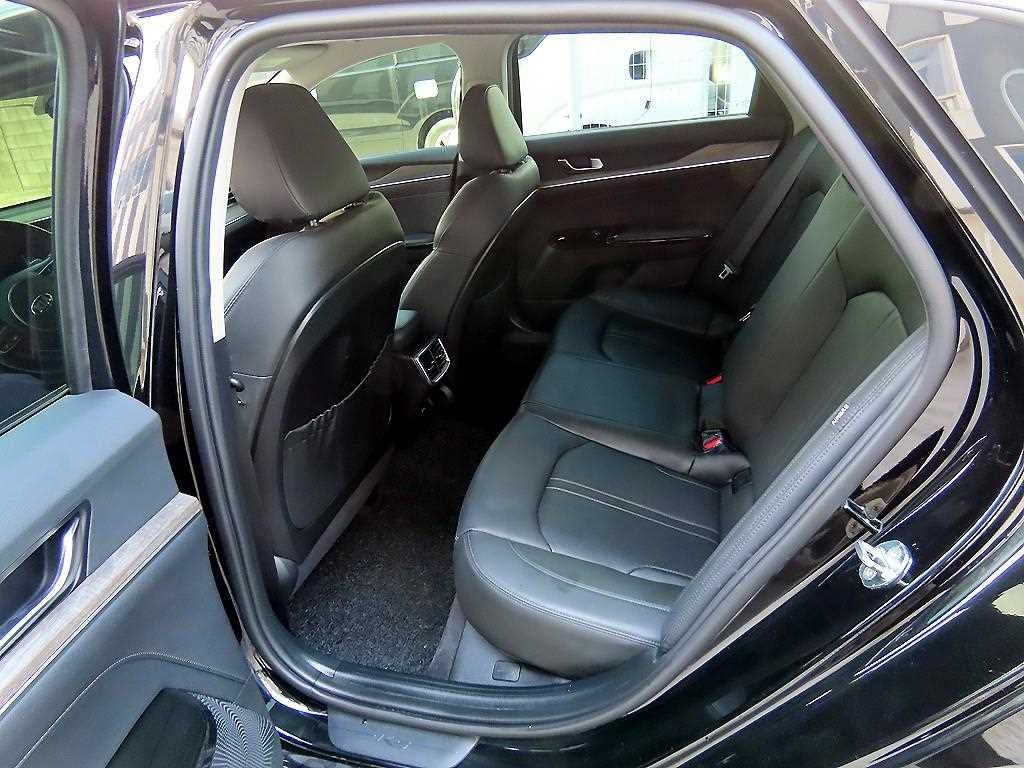 KIA K5 - Vista 6