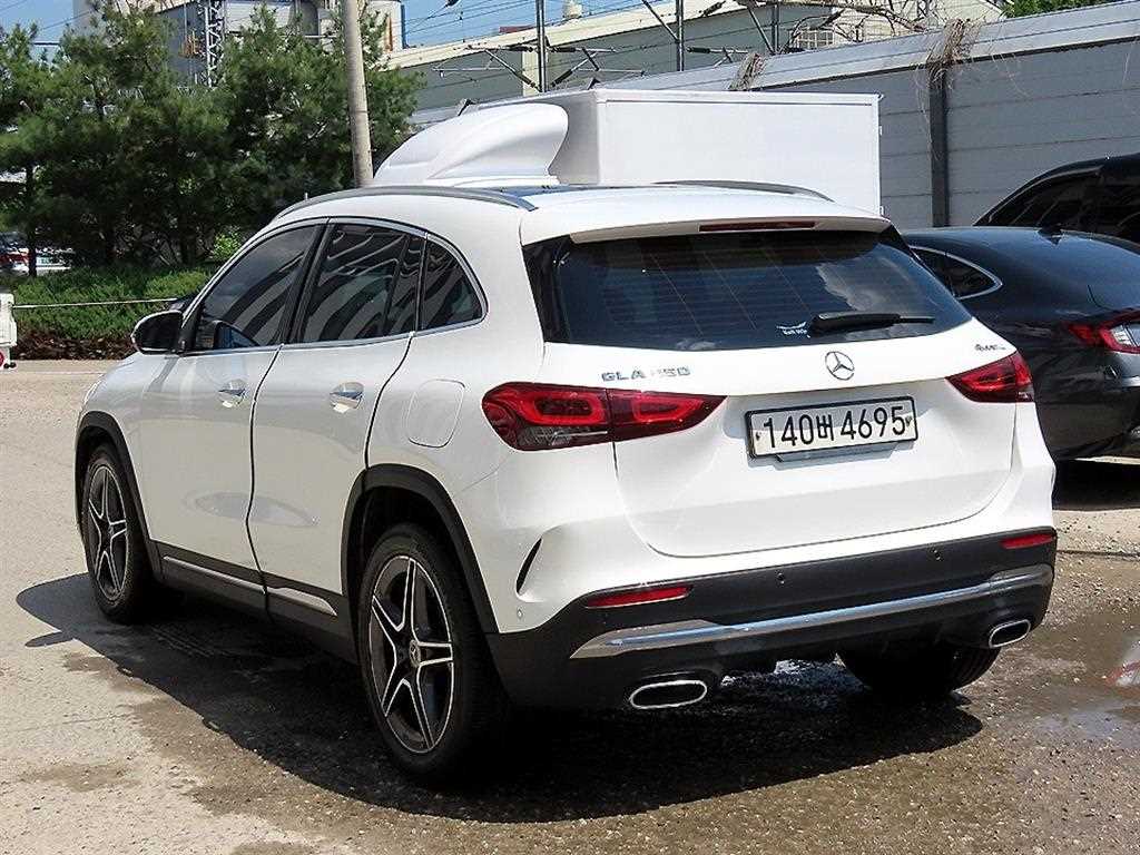 Mercedes Benz GLA Class - Vista 3