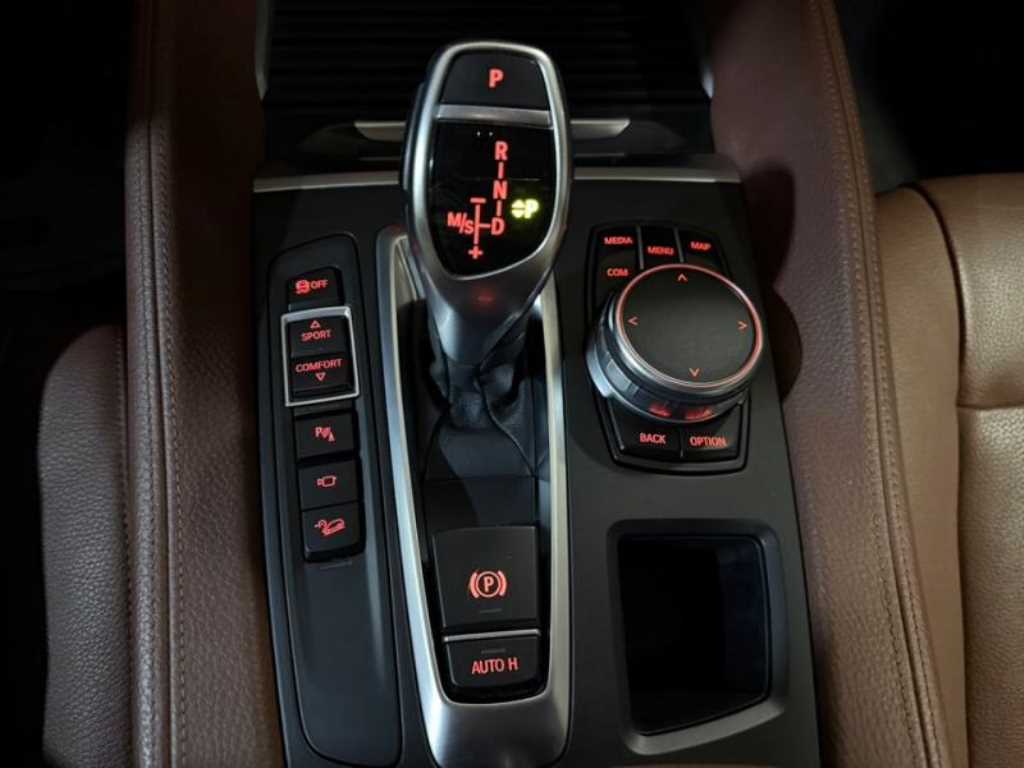 BMW X6 - Vista 12