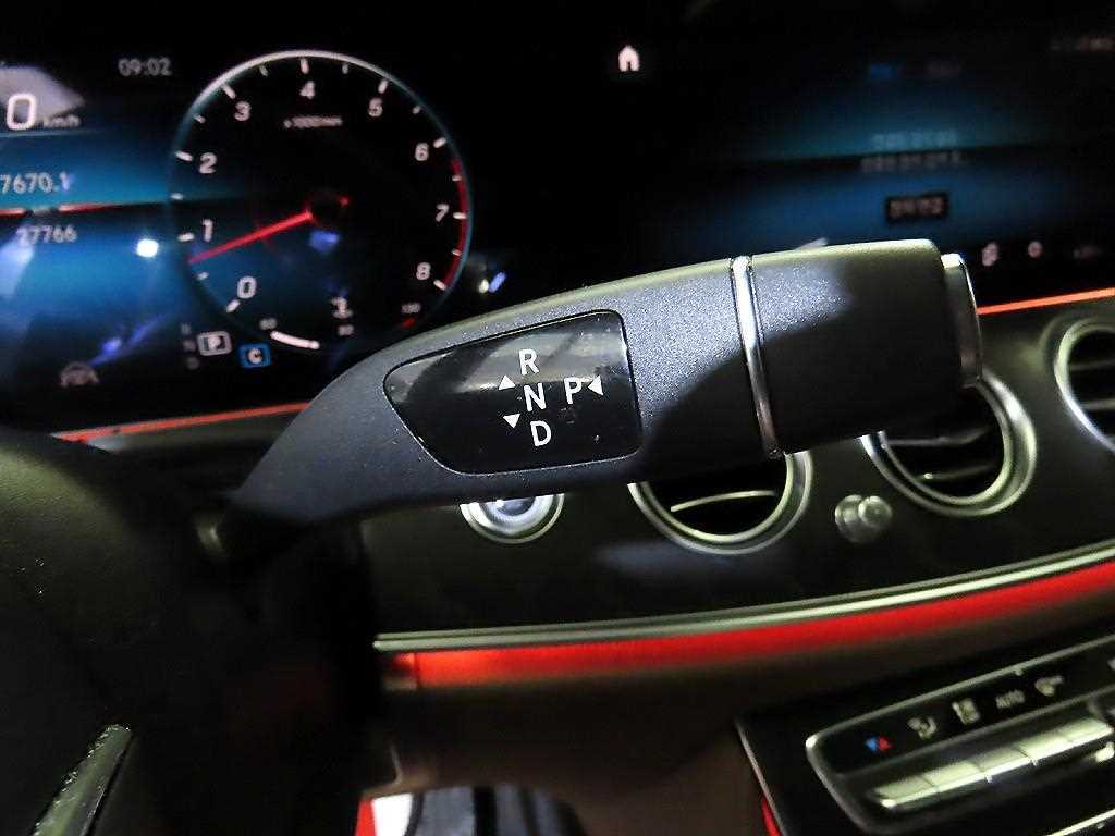 Mercedes Benz E class - Vista 12