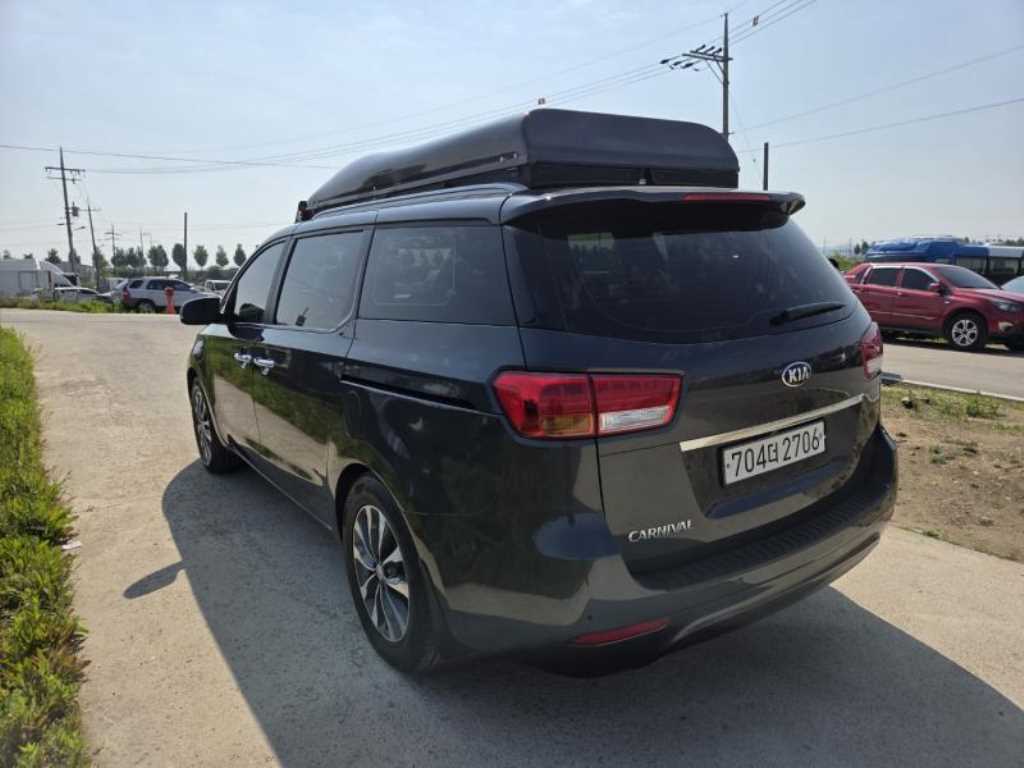 KIA Carnival - Vista 6