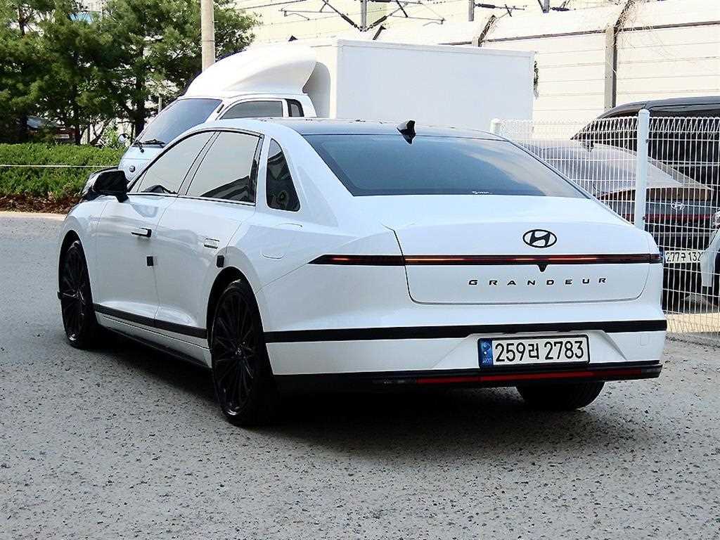HYUNDAI Grandeur - Vista 3