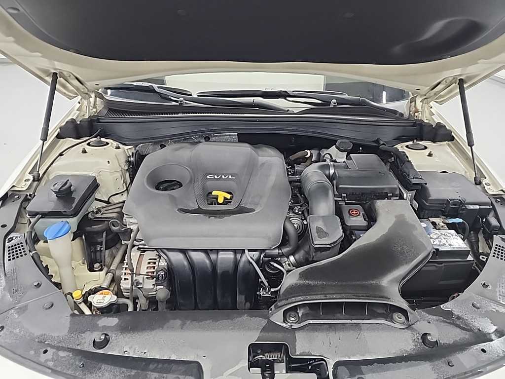 KIA K5 - Vista 5