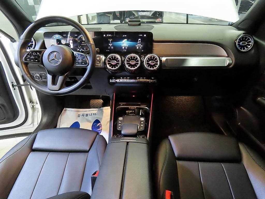 Mercedes Benz GLB Class - Vista 10