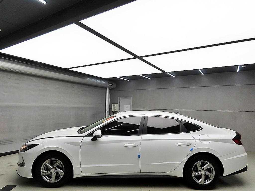HYUNDAI Sonata - Vista 4