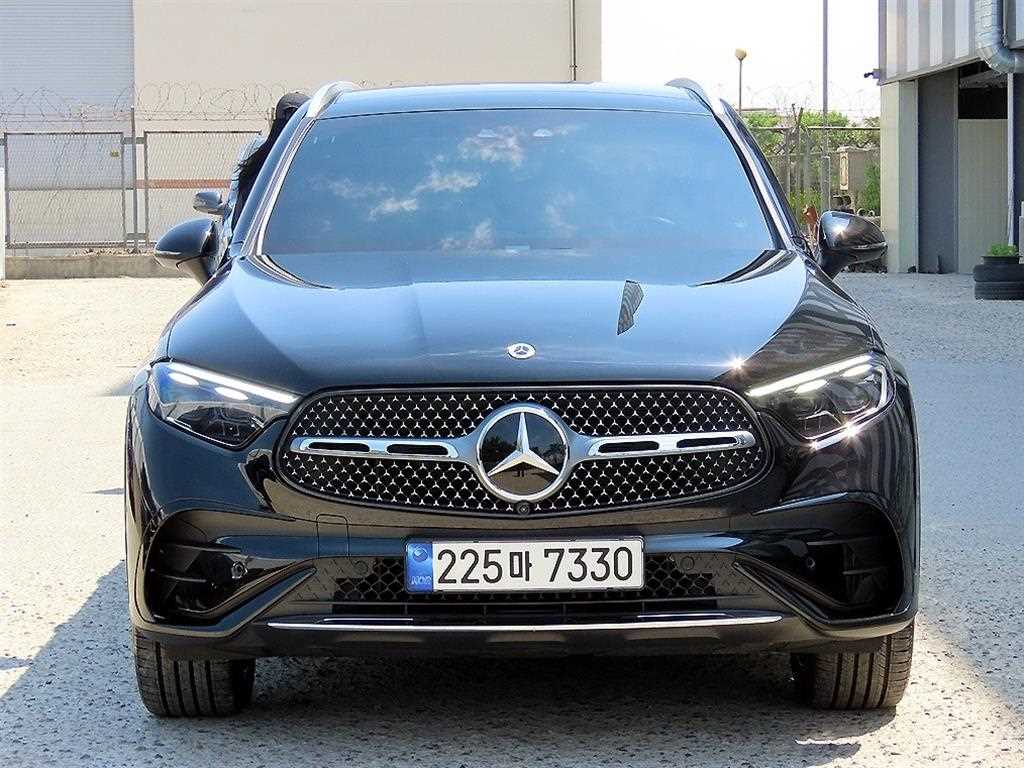 Mercedes Benz GLC Class - Vista 2