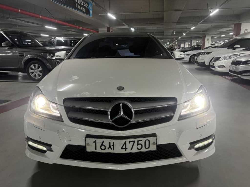 Mercedes Benz C Class 2014 Blanco - Importación desde Corea - HF Imports Iquique - Foto 1