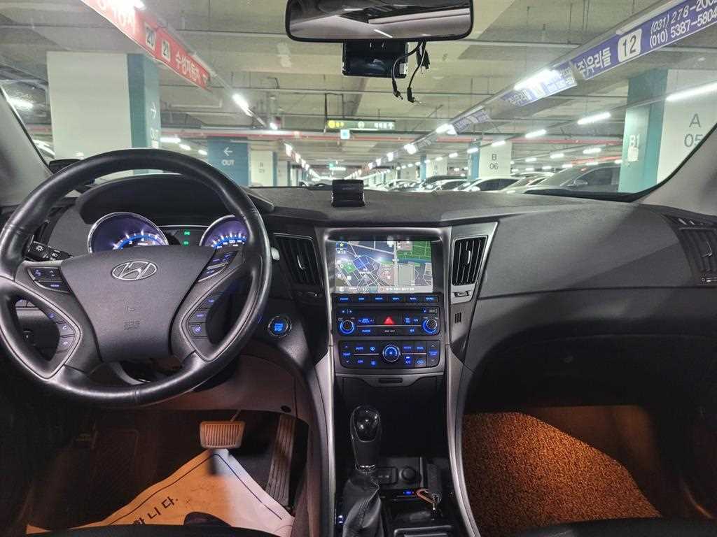 HYUNDAI Sonata - Vista 6