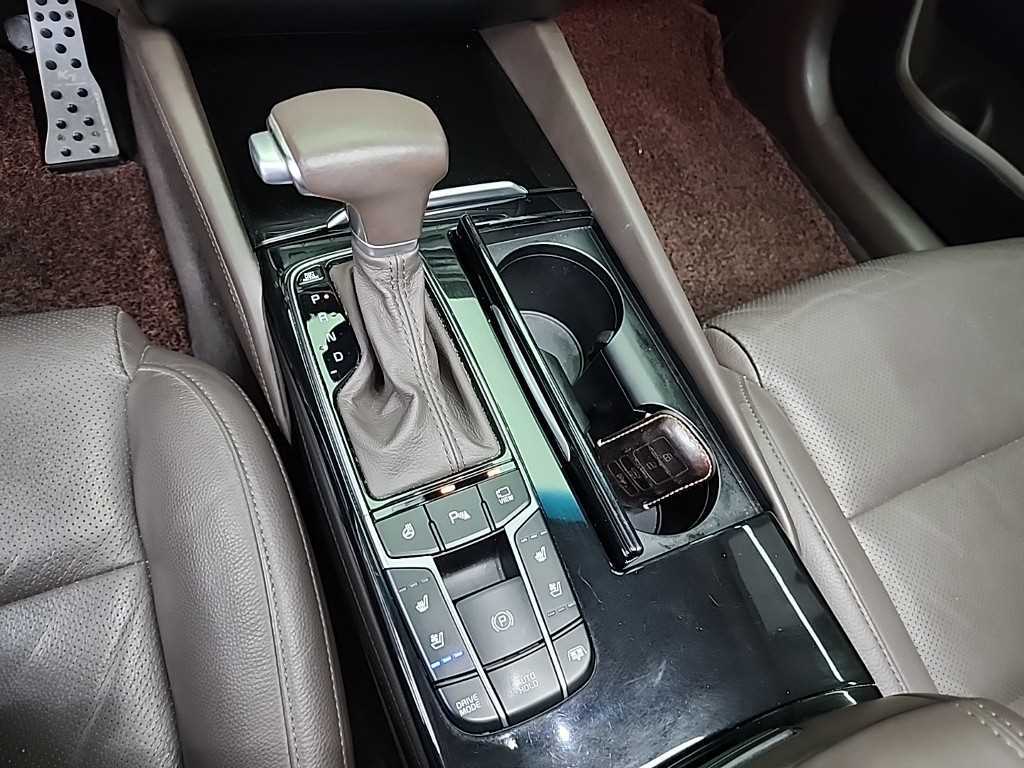 KIA K7 - Vista 8