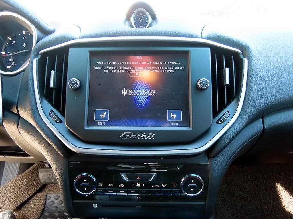 Maserati Ghibli - Vista 12