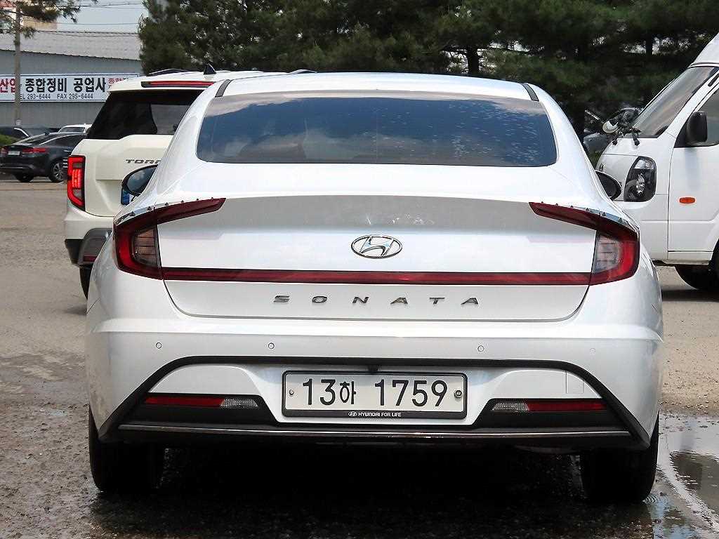 HYUNDAI Sonata - Vista 4