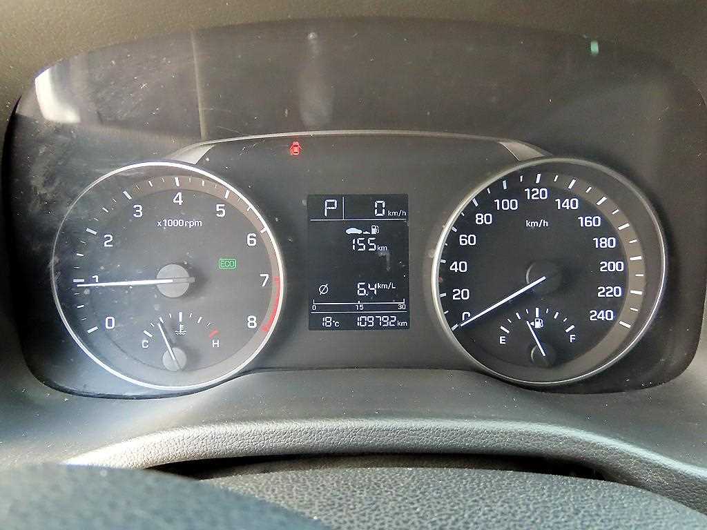 HYUNDAI Avante - Vista 9