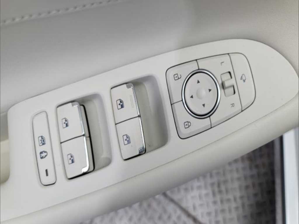 HYUNDAI Grandeur - Vista 7