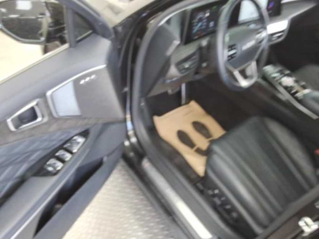 KIA K8 - Vista 9