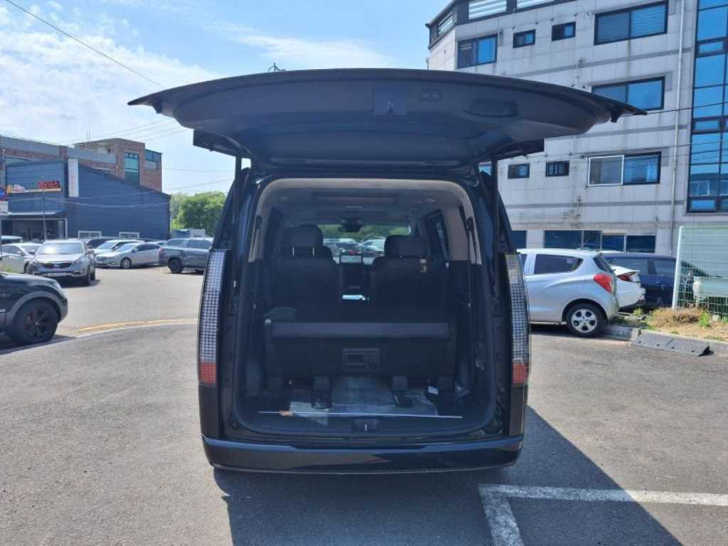 HYUNDAI Staria - Vista 4