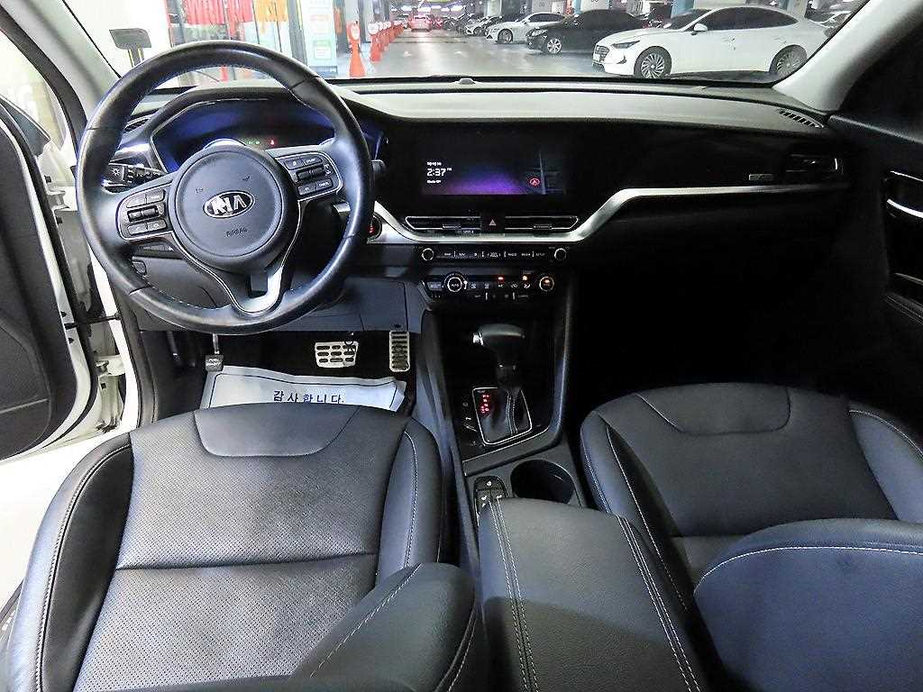 KIA Niro - Vista 10