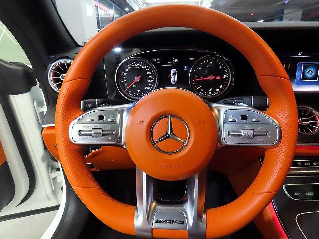 Mercedes Benz E class - Vista 8