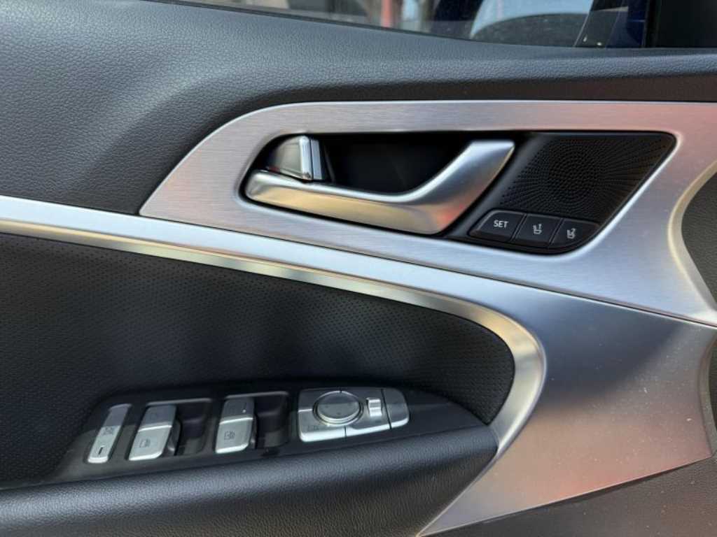 Genesis G70 - Vista 12
