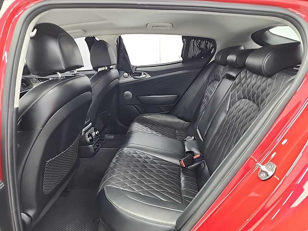KIA Stinger - Vista 12
