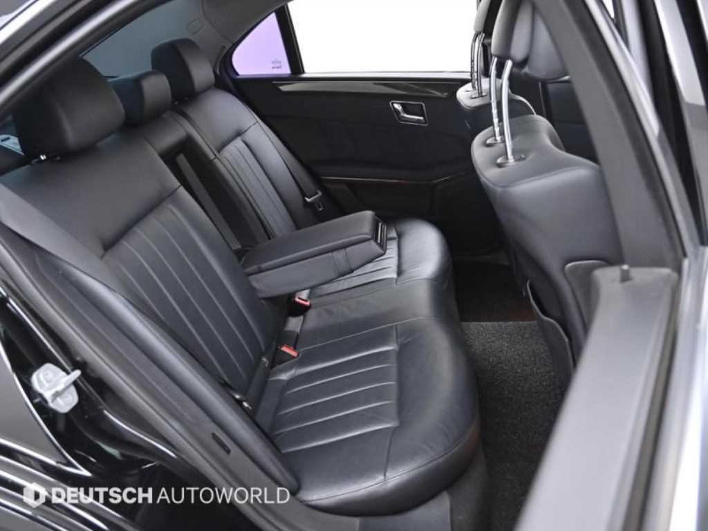 Mercedes Benz E class - Vista 12