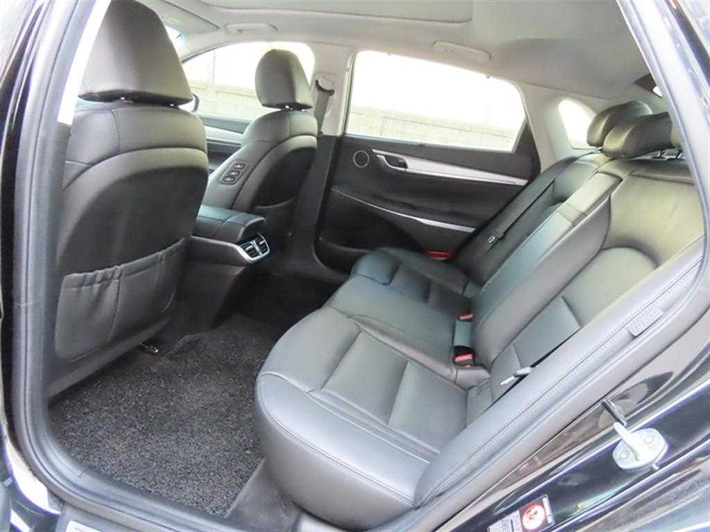 HYUNDAI Grandeur - Vista 7