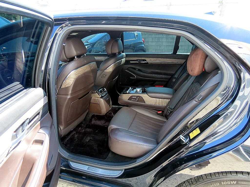 Genesis G90 - Vista 6