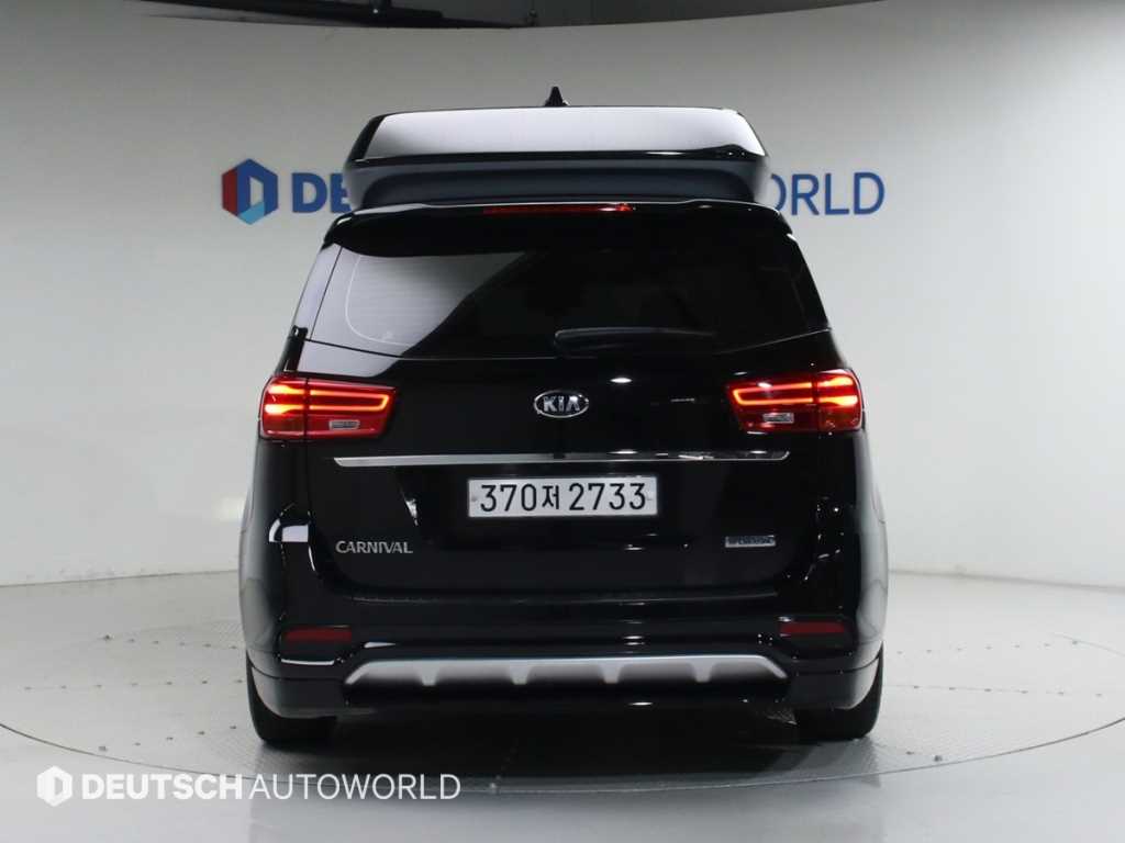 KIA Carnival - Vista 4