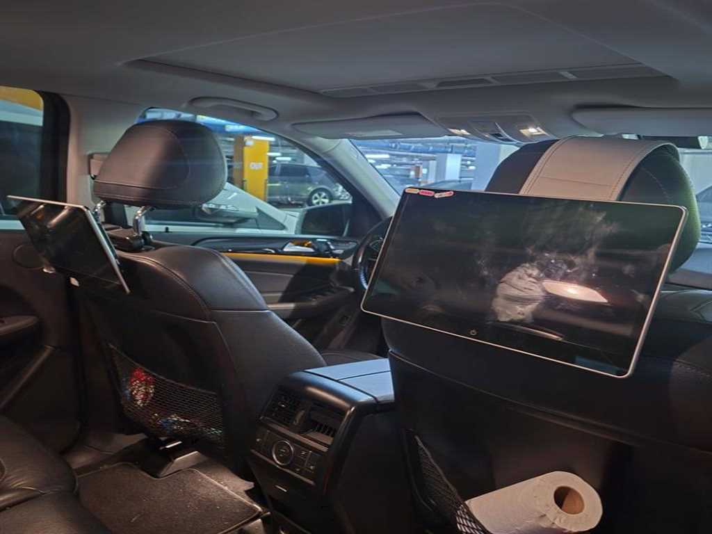 Mercedes Benz GLE Class - Vista 4
