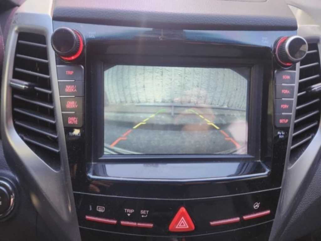 Ssangyong Tivoli - Vista 8