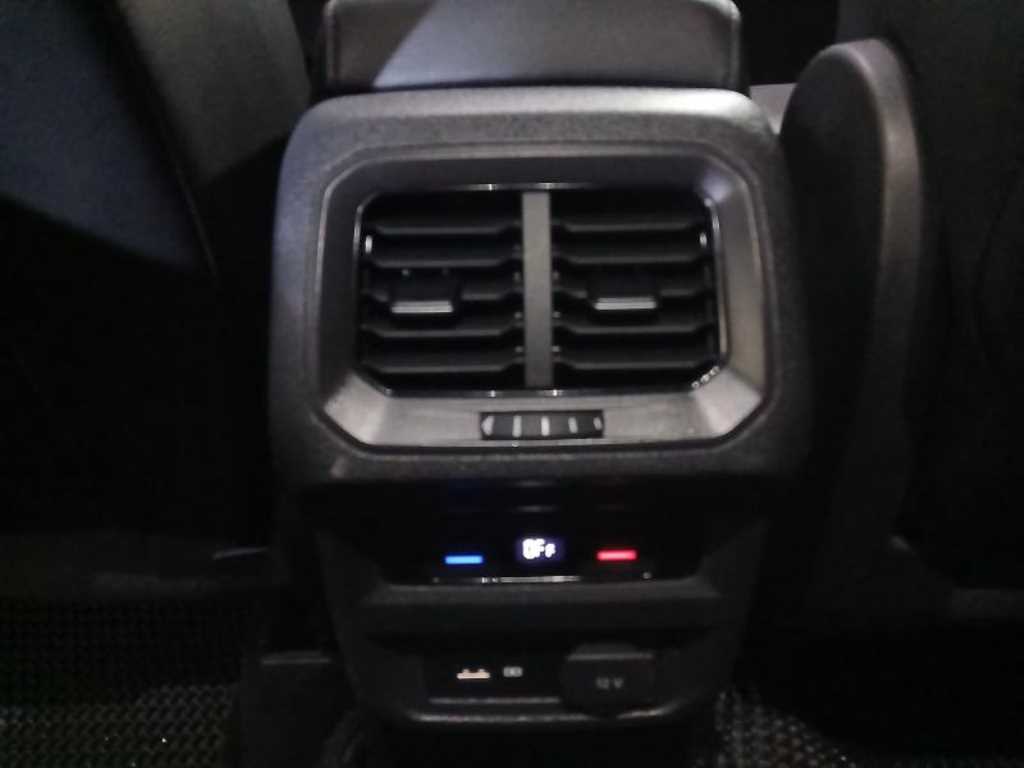 Volkswagen Tiguan - Vista 11