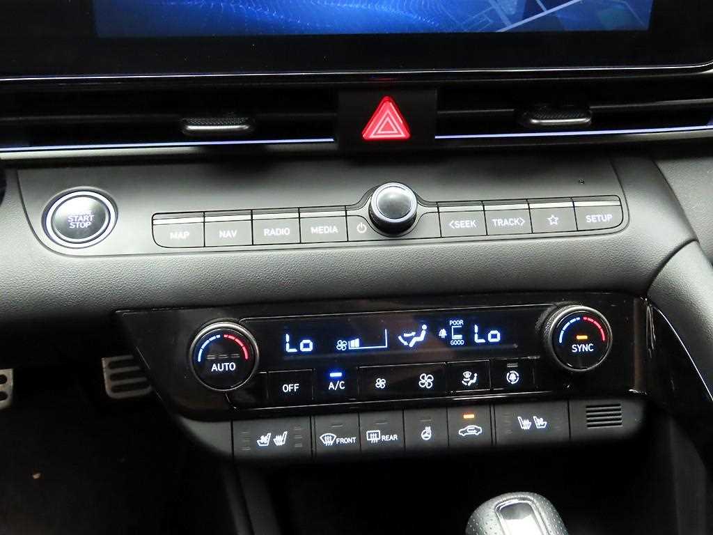 HYUNDAI Avante - Vista 10