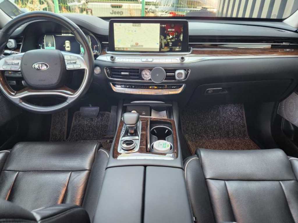 KIA K9 - Vista 5
