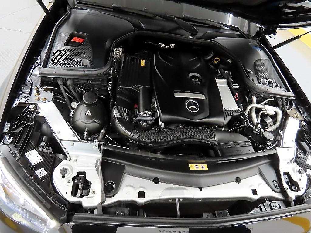 Mercedes Benz E class 2021 Negro - Importación desde Corea - HF Imports Iquique - Foto 19