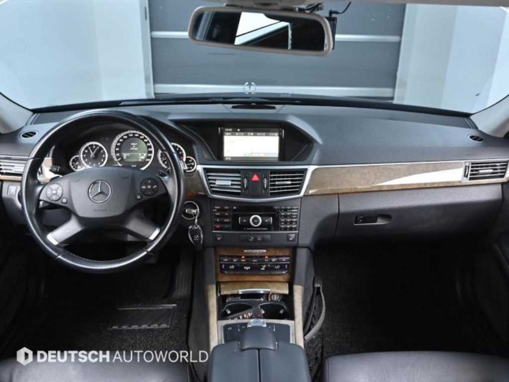 Mercedes Benz E class - Vista 7