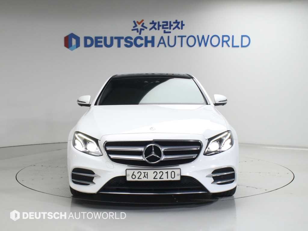 Mercedes Benz E class - Vista 3