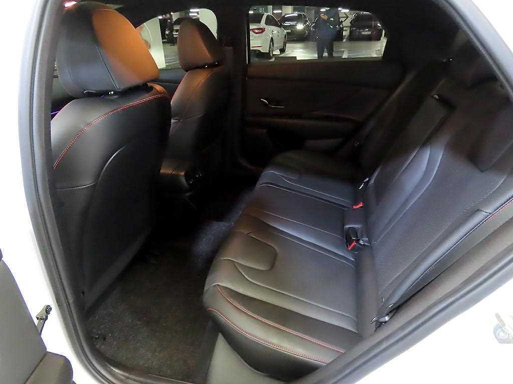 HYUNDAI Avante - Vista 7