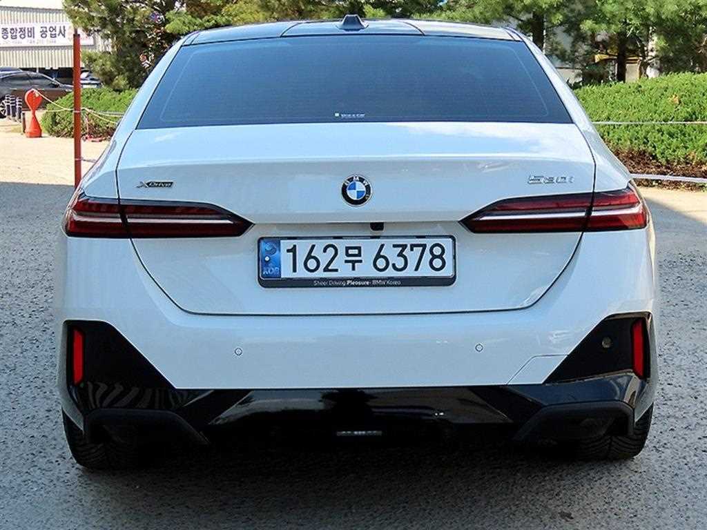BMW 5 Series - Vista 4